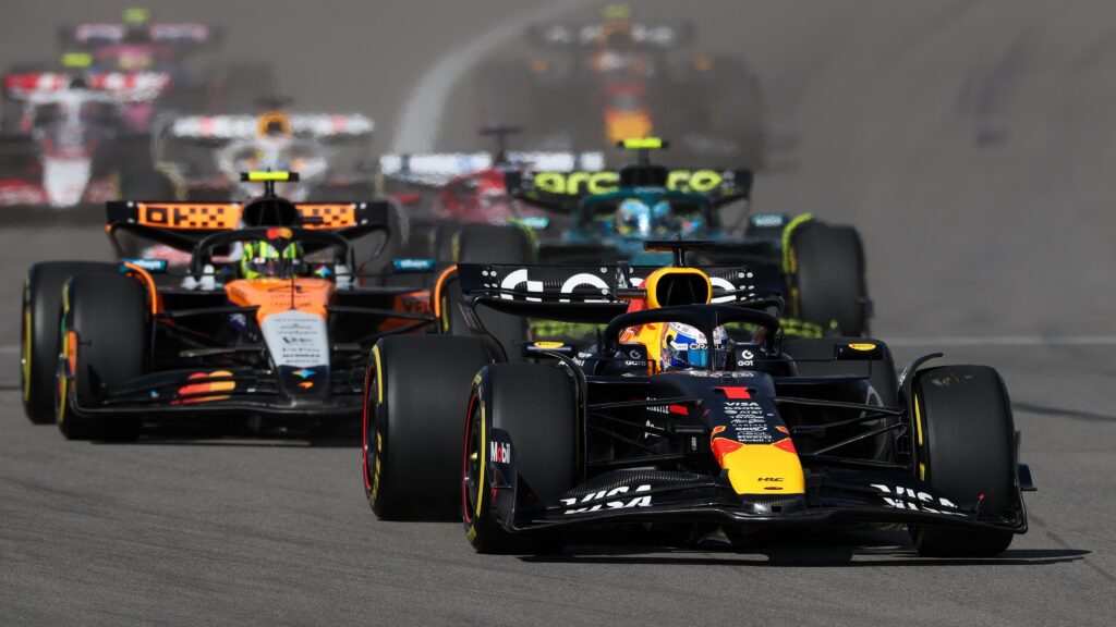 Red Bull, Verstappen suona la carica: "Per vincere il Mondiale dobbiamo essere perfetti"