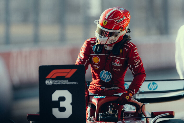 charles leclerc sorride dopo il podio f1 ferrari gp usa austin
