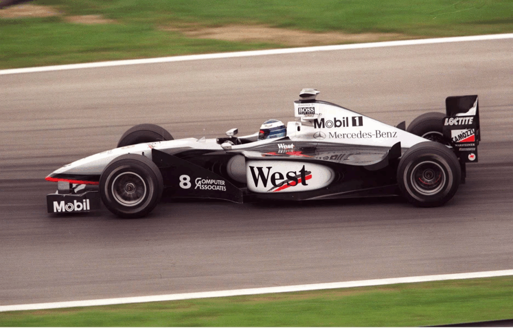 F1, 24 anni fa l’addio di due leggende: Mika Häkkinen e Jean Alesi salutavano la Formula 1 a Suzuka 2001