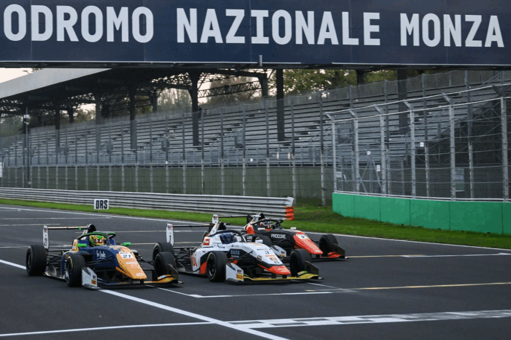 Finale PAZZESCO a Monza: Kucharczyk campione Euroformula 2025 per... un solo millesimo!