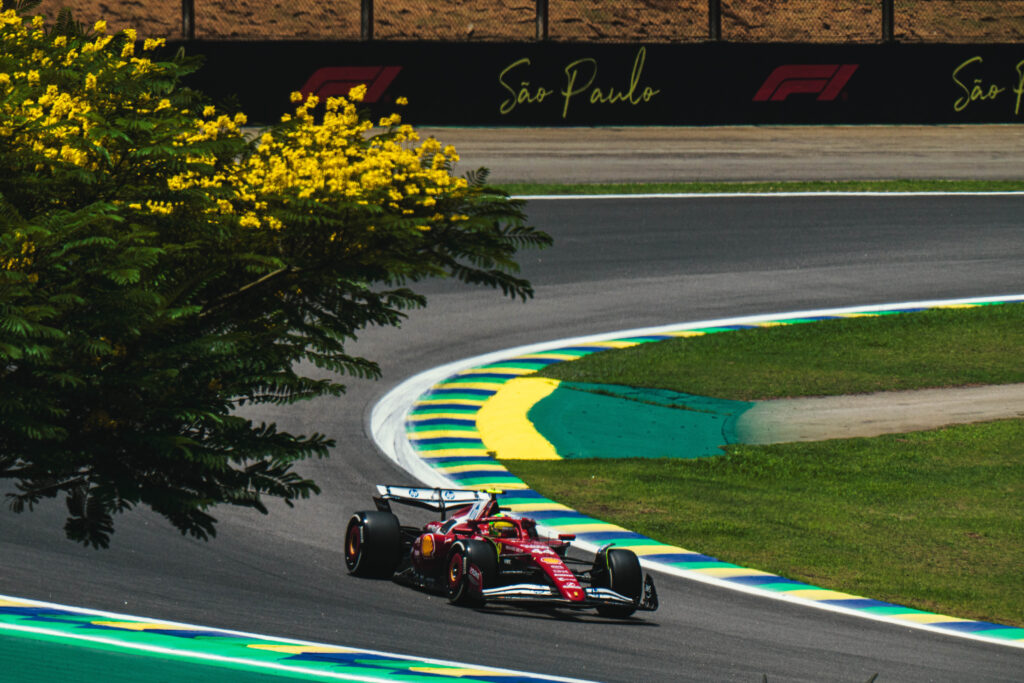 aldo costa protegge hamilton ferrari Lewis F1
