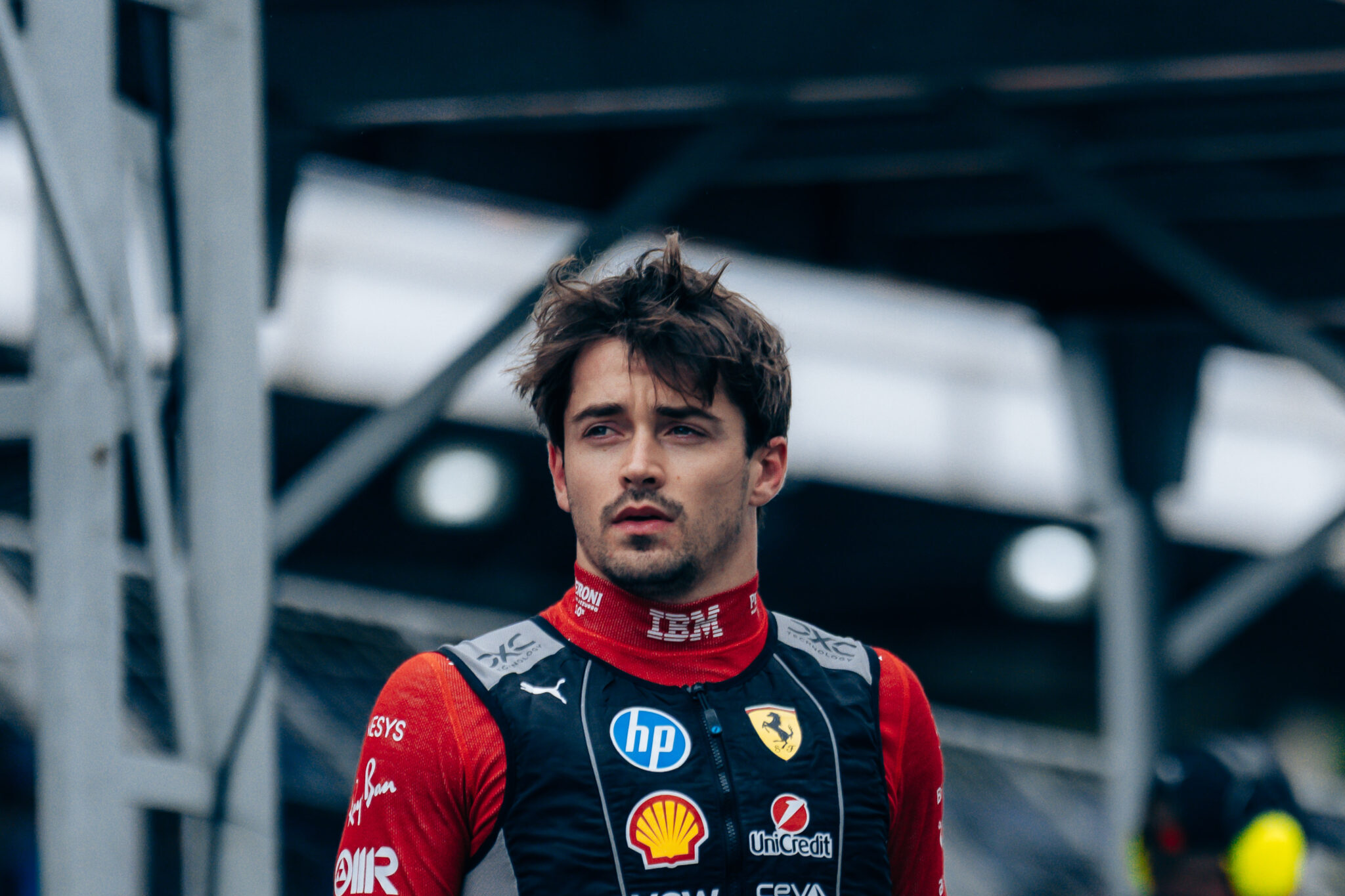 Davide Valsecchi remugina su Charles Leclerc F1 Ferrari