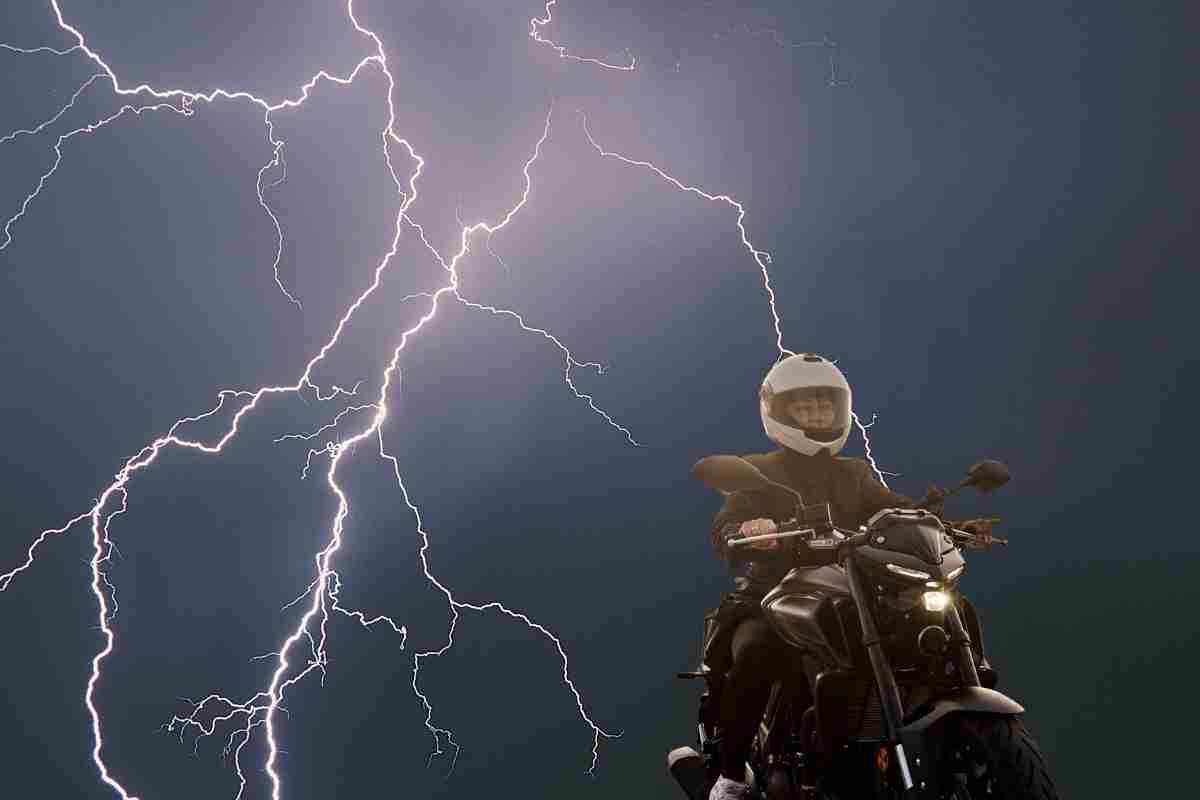 Fulmini motociclista morte