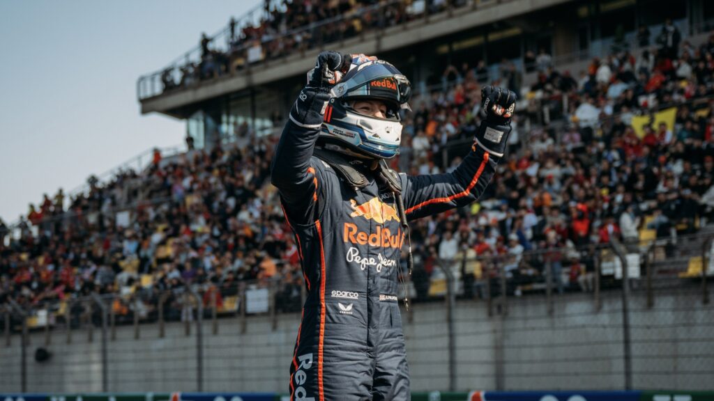 F1 Academy, Alisha Palmowski ha ottenuto la vittoria di Gara 1 a Shanghai durante il 2025, il primo round della sua stagione da rookie.