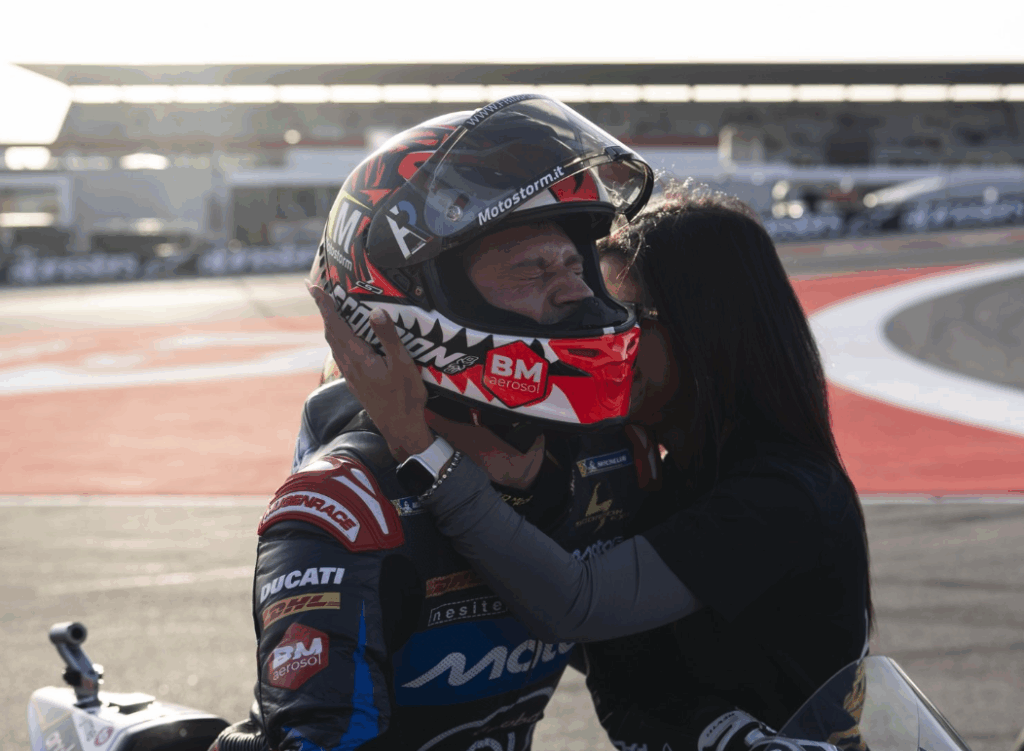 MotoE - Alessandro Zaccone è CAMPIONE del mondo: trionfo italiano a Portimao!