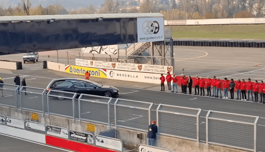 VIDEO - L'ultimo giro di Andrea De Adamich: lo splendido omaggio a Varano