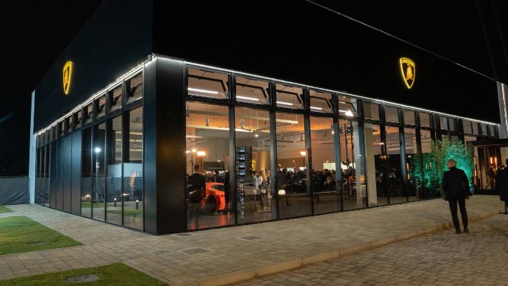Torino Lamborghini showroom