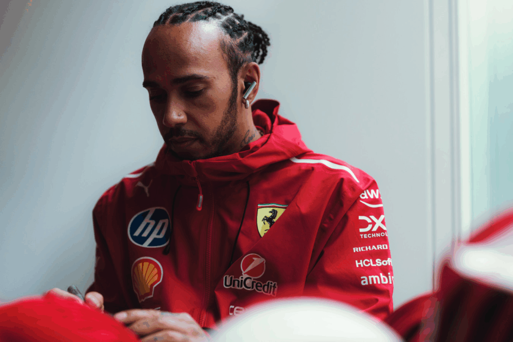 Hamilton responds: “I back my team. I back myself. I will not give up.”