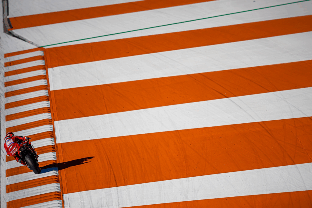 LIVE Qualifiche MotoGP a Valencia: la diretta dell'ultima sessione per la pole!