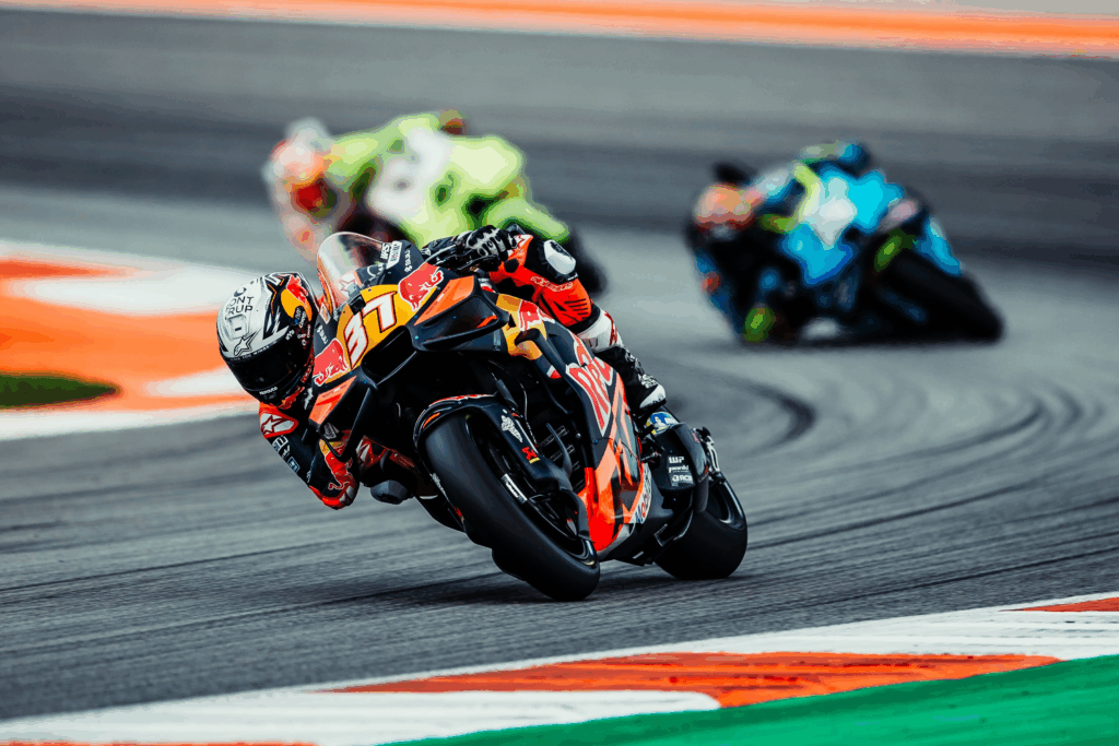KTM, Acosta: "Ducati e Aprilia hanno più trazione di noi ma stiamo migliorando"