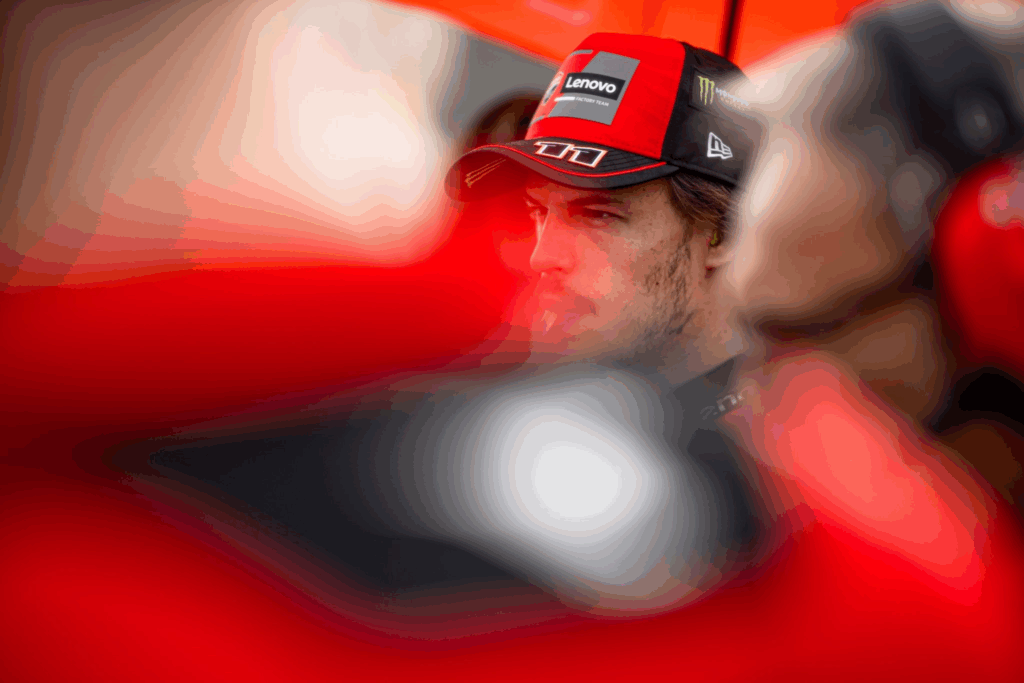 Nicolò Bulega prima della partenza della Sprint Race di Valencia