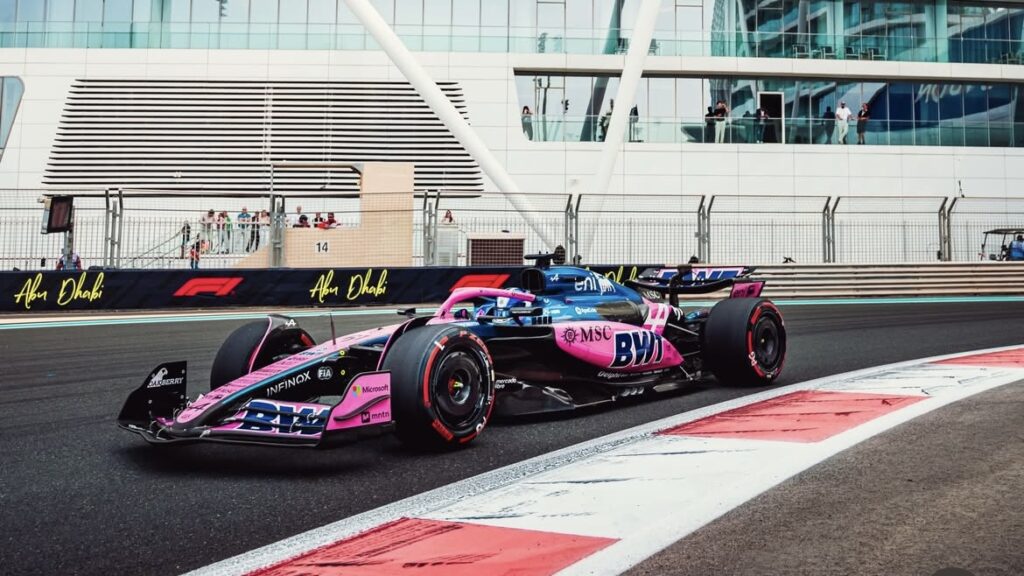 Alex Dunne in trattativa con Alpine: Paul Aron al volante della Alpine nelle FP1 ad Abu Dhabi: il pilota estone affiancherà probabilmente Dunne nel ruolo di pilota di riserva del team francese.