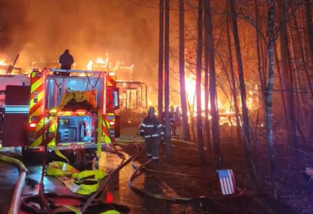 Incendio in Nord Carolina: muore Dennis Hamlin, grave la madre di Denny