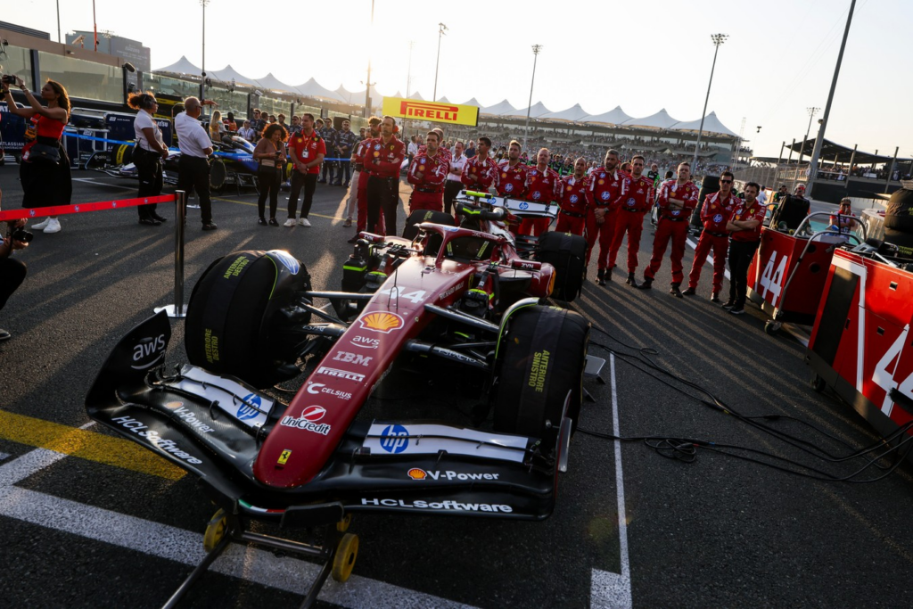 L'ultimo giorno di scuola in F1: quando i fuochi d'artificio di Abu Dhabi illuminano la malinconia