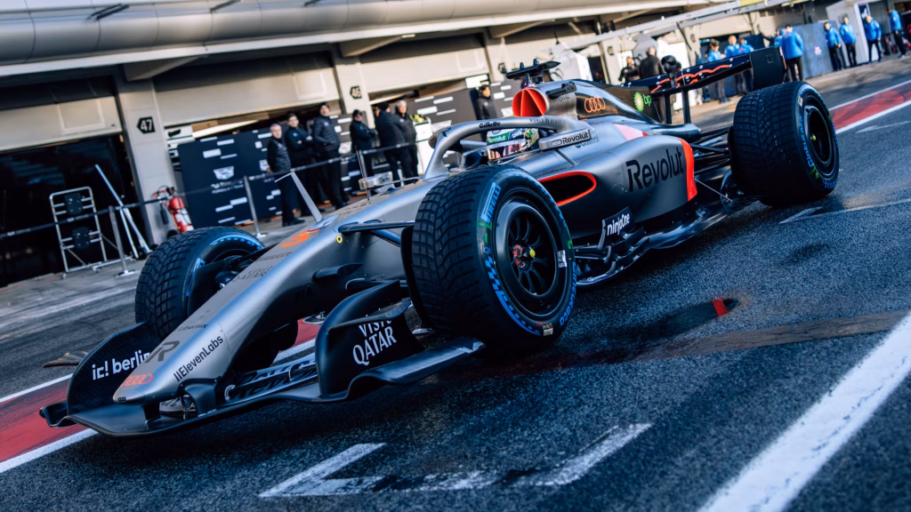 Problemi per Audi anche nella giornata di lunedì, con Gabriel Bortoleto che si è fermato nelle ultime ore della mattinata e non è più riuscito a tornare in pista.