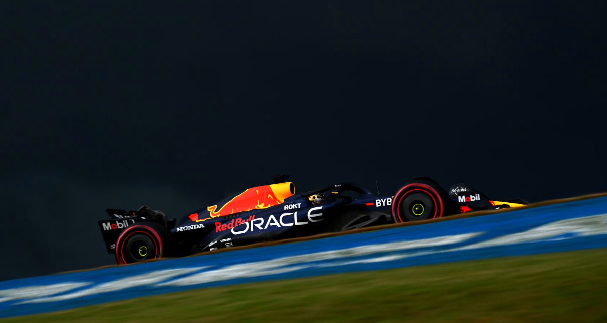 verstappen sotto la tempesta in brasile