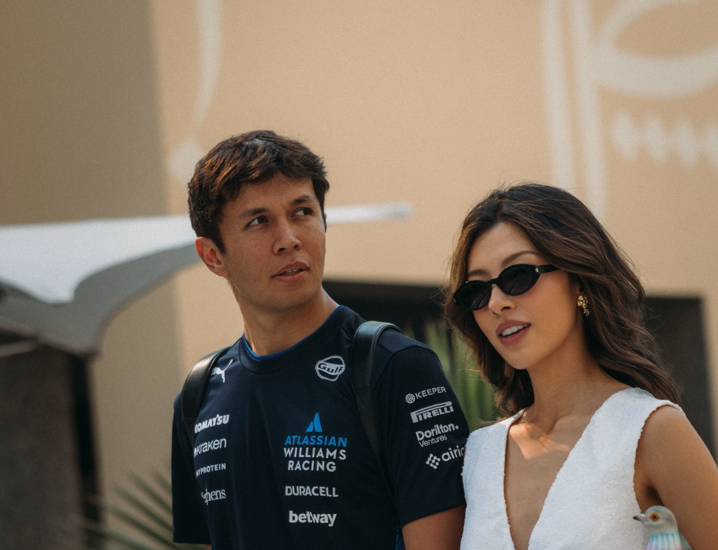 Alex Albon si sposa: l'annuncio su Instagram assieme a Lily Muni He!