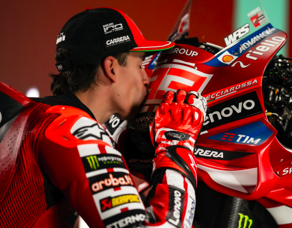 Ducatisti furiosi, Bagnaia "il secondo pilota": le parole che fanno discutere