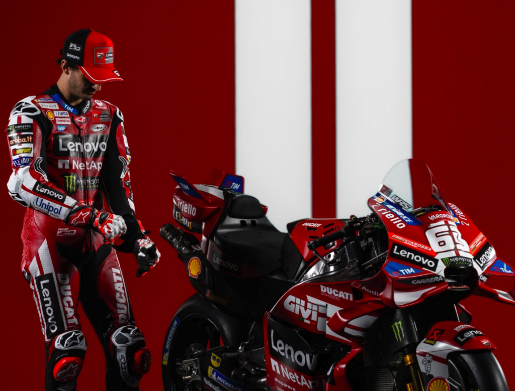 Ducatisti furiosi, Bagnaia "il secondo pilota": le parole che fanno discutere