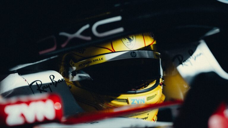 Ferrari, Hamilton: “Rendiamo questa stagione indimenticabile, andiamo!”