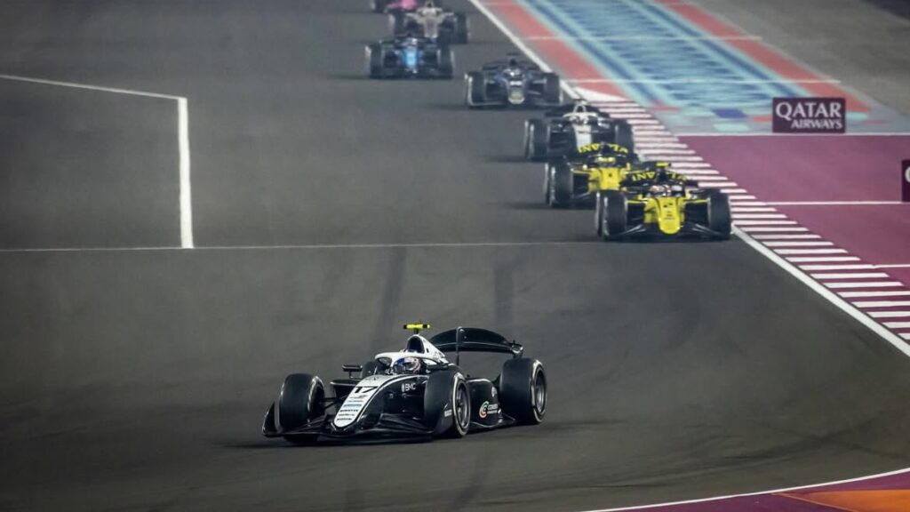 Alex Dunne entra nell'Alpine Academy: qui al volante della Rodin nel corso del weekend di Formula 2 in Qatar.