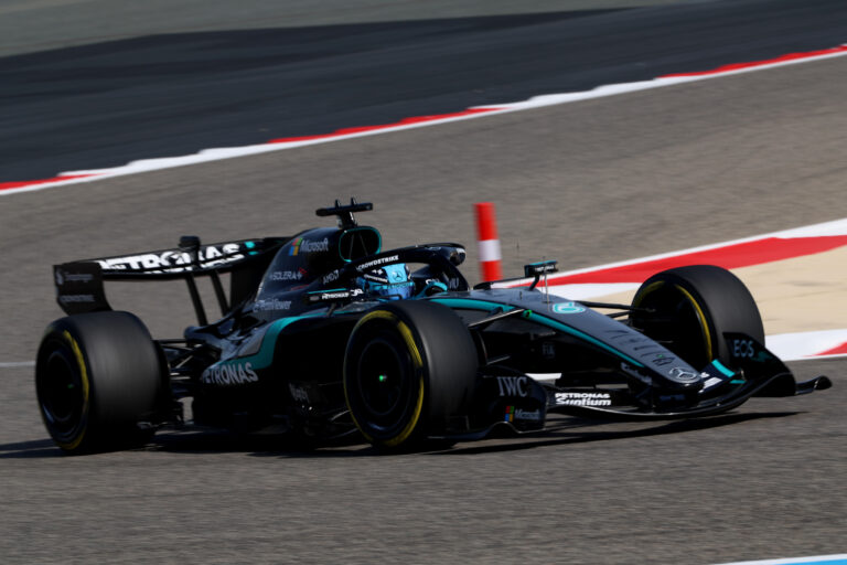 george-russell-mercedes-test-bahrain-day-1