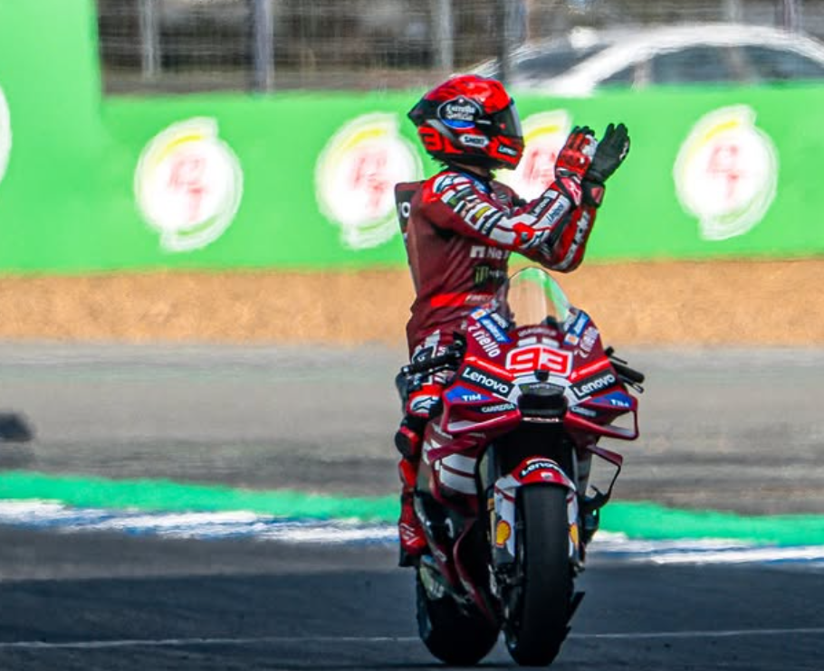 FOTO - Gesto polemico di Marquez: lo spagnolo applaude ironicamente, poi...