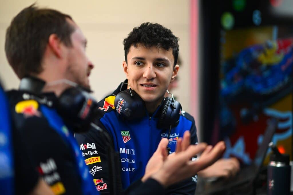 Red Bull, Hadjar: "Certe volte fatico a realizzare tutto quello che mi sta succedendo"