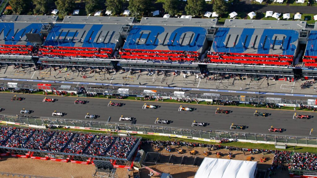 Piastri a muro prima del via: Melbourne conferma la maledizione dei piloti australiani nel GP di casa