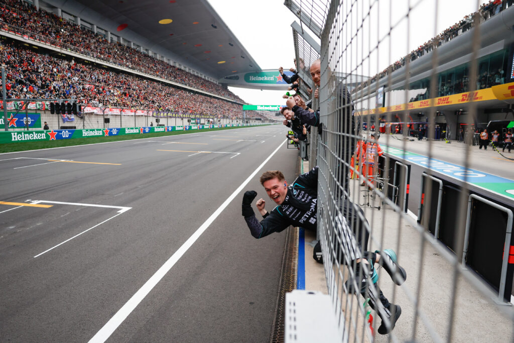 kimi antonelli gp cina f1 mercedes chinchero