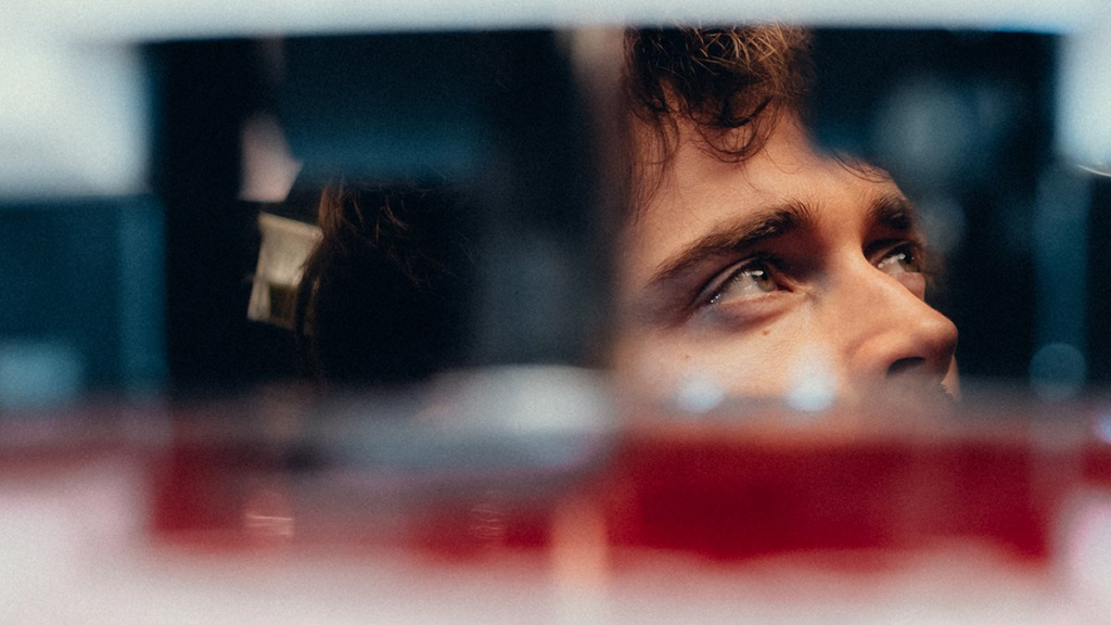 VIDEO – Ferrari pranks Leclerc: Mario Kart appears on his car!