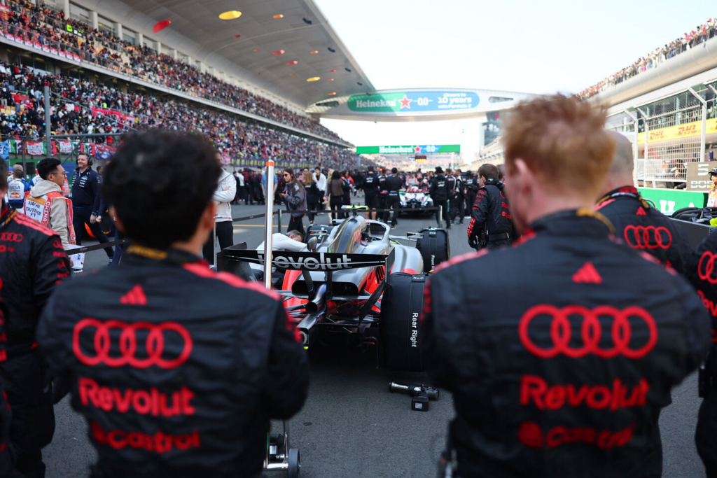 F1, Binotto punge Ferrari: “Non vince nulla dal 2008, perchè dovrei...”