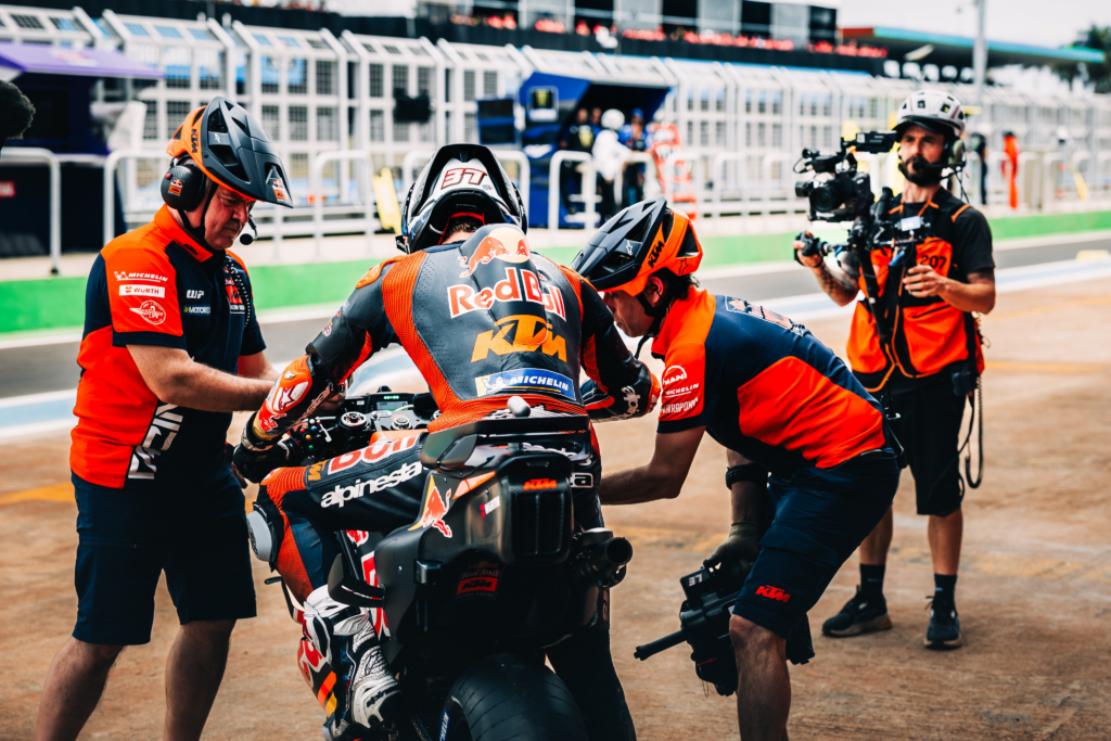 La CLASSIFICA di MotoGP dopo la Sprint del Brasile: Acosta in testa, si avvicina Bezzecchi