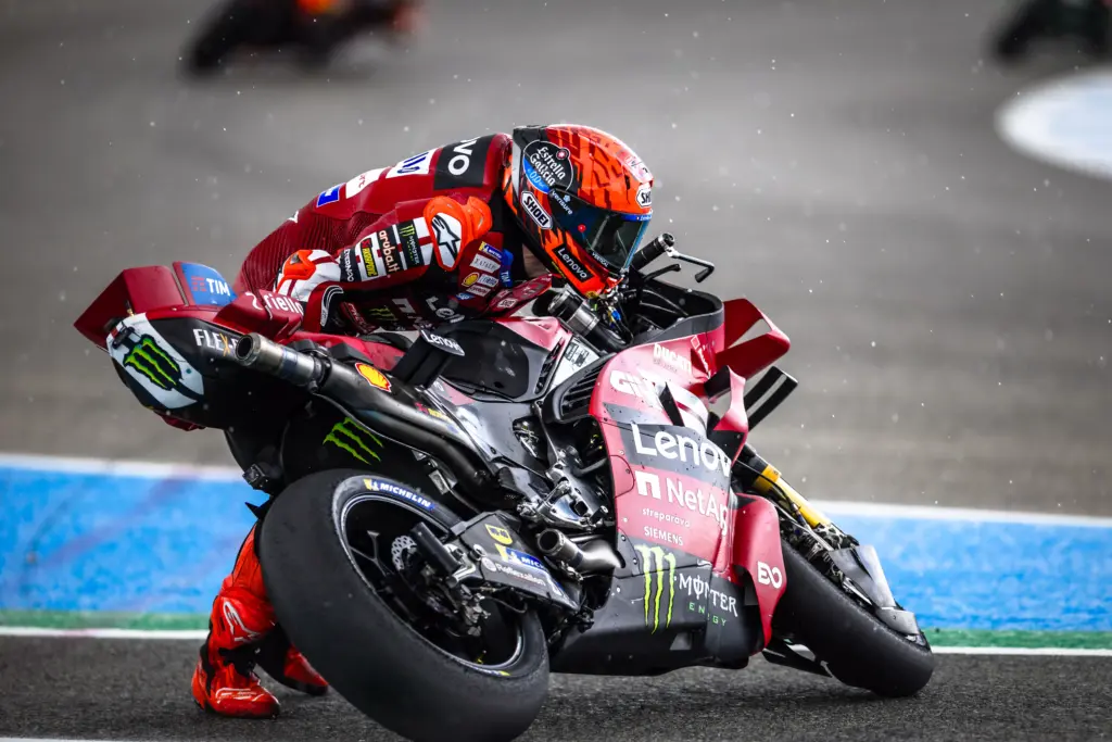 L'ANALISI - Marquez da penalità? Due punti del regolamento fanno discutere