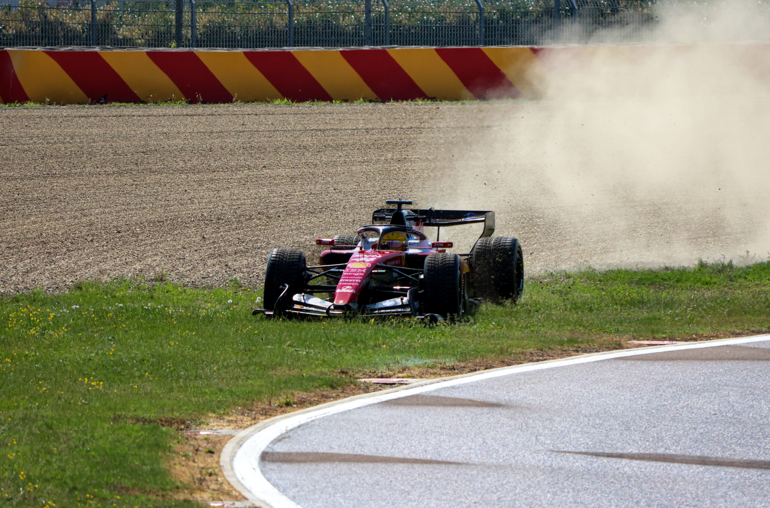 f1 test pirelli ferrari fiorano hamilton