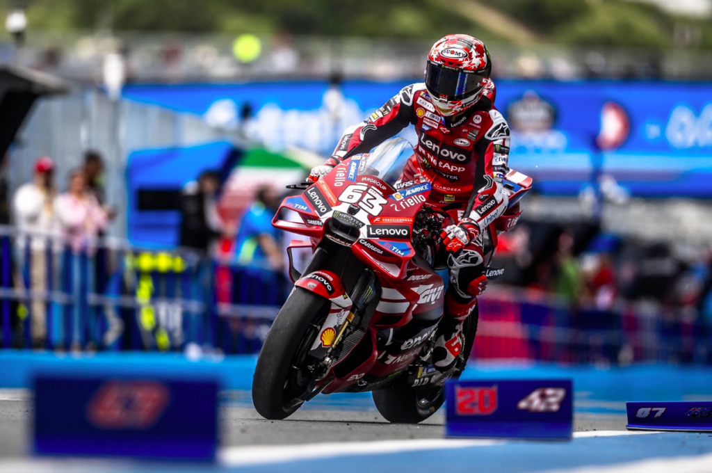 Bagnaia svela: "Problema tecnico sul davanti, non si ripeterà. Ducati sta..."