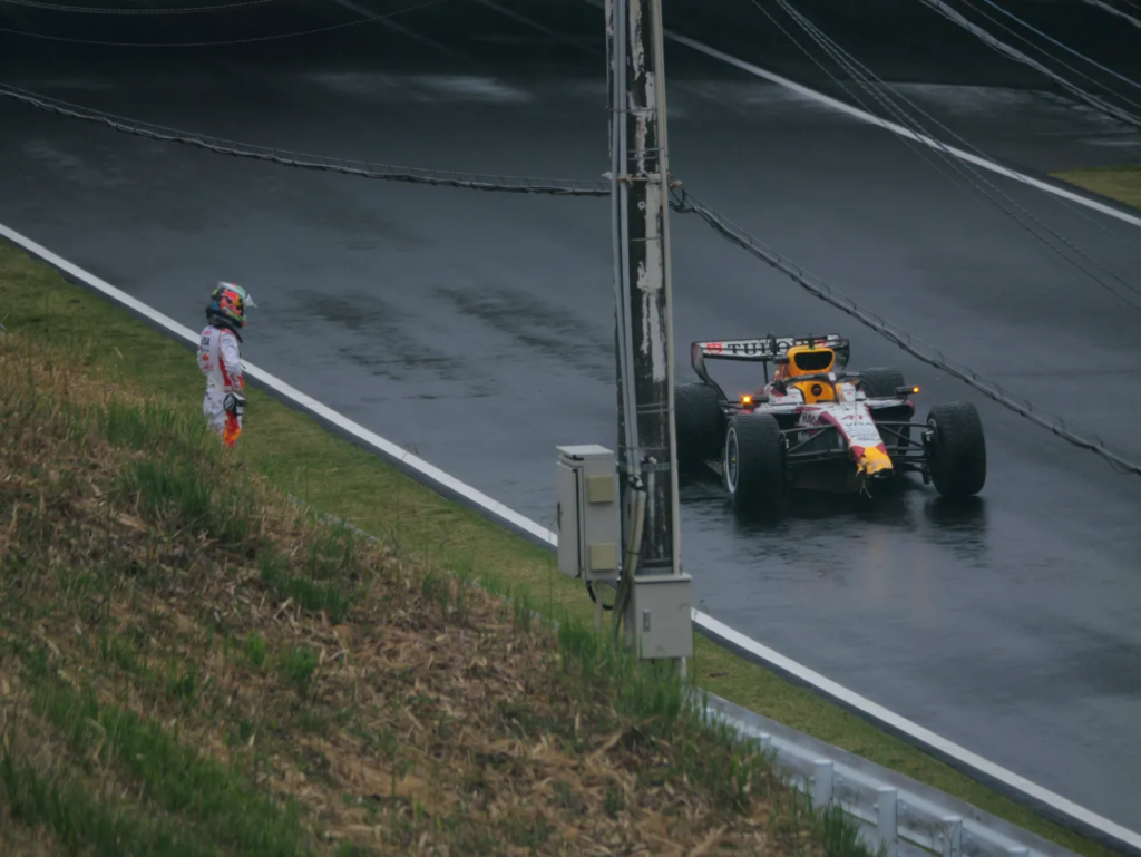F1, incidente per Arvid Lindblad a Suzuka: cosa è successo al britannico
