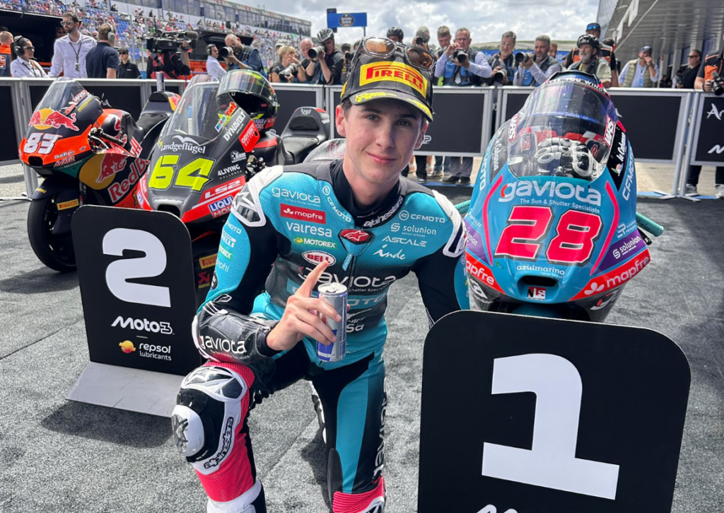 Moto3 a Jerez: trionfa Quiles, ma che lotta nel finale! OUT gli italiani