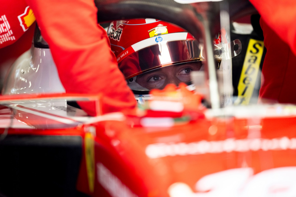 Il casco di Leclerc in beneficenza: sorpresa nel momento dell'acquisto!