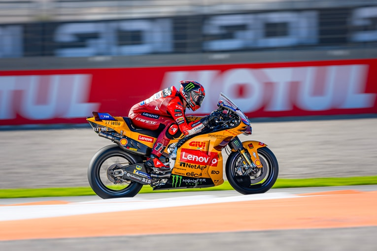 Bulega fuori dalla MotoGP? Il sogno si complica: ecco il motivo