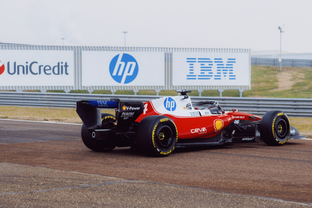 Test Pirelli a Fiorano: Leclerc torna a casa, Hamilton al volante anche domani