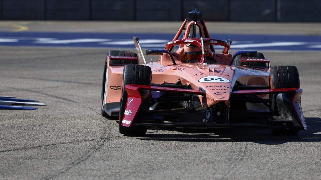 Classifiche: Pascal Wehrlein perde la leadership del Mondiale ai danni di Edoardo Mortara: il pilota tedesco avrà la possibilità di recuperare già dalla giornata di domani - PH: ABB FIA Formula E.