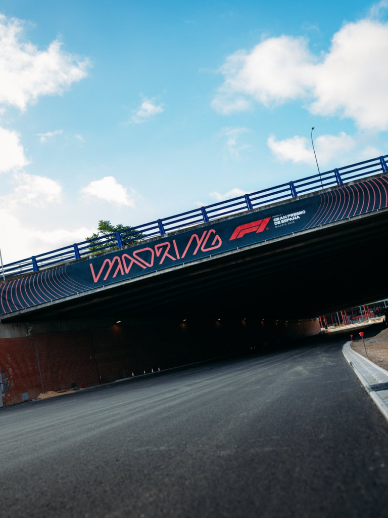 F1, Carlos Sainz inaugura il nuovo circuito di Madrid: le prime IMMAGINI del tracciato