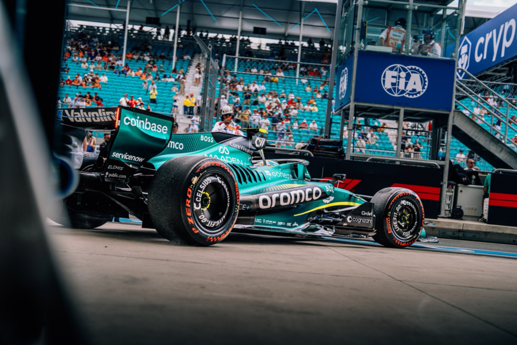 Fernando Alonso slams Ferrari: "They can do unlimited testing with Pirelli"