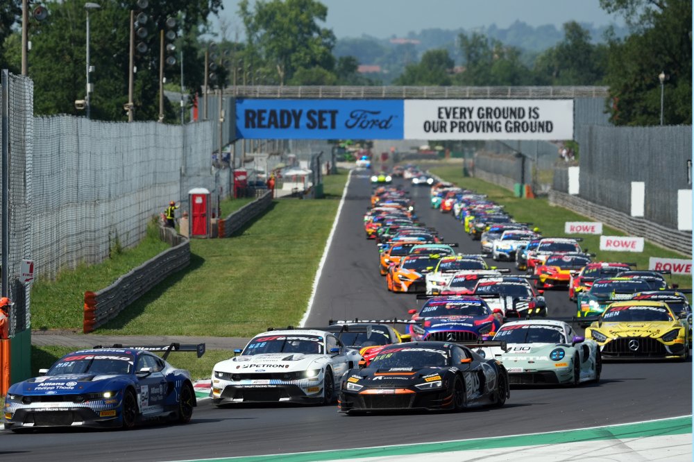 Il Gt World Challenge visto dal vivo: racing puro e divertimento accessibile a tutti